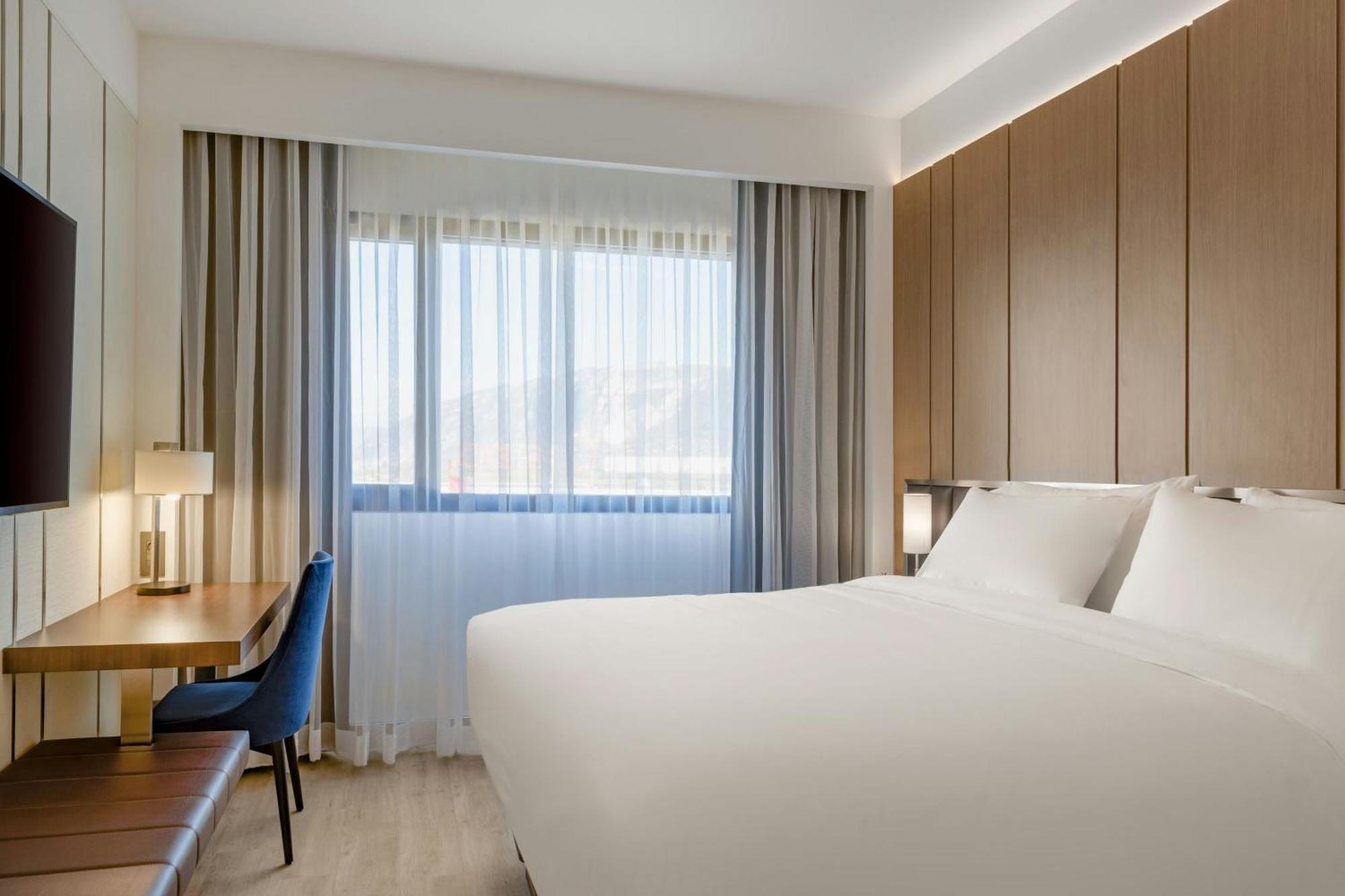 Ac Hotel By Marriott سا جوليا أو جين المظهر الخارجي الصورة