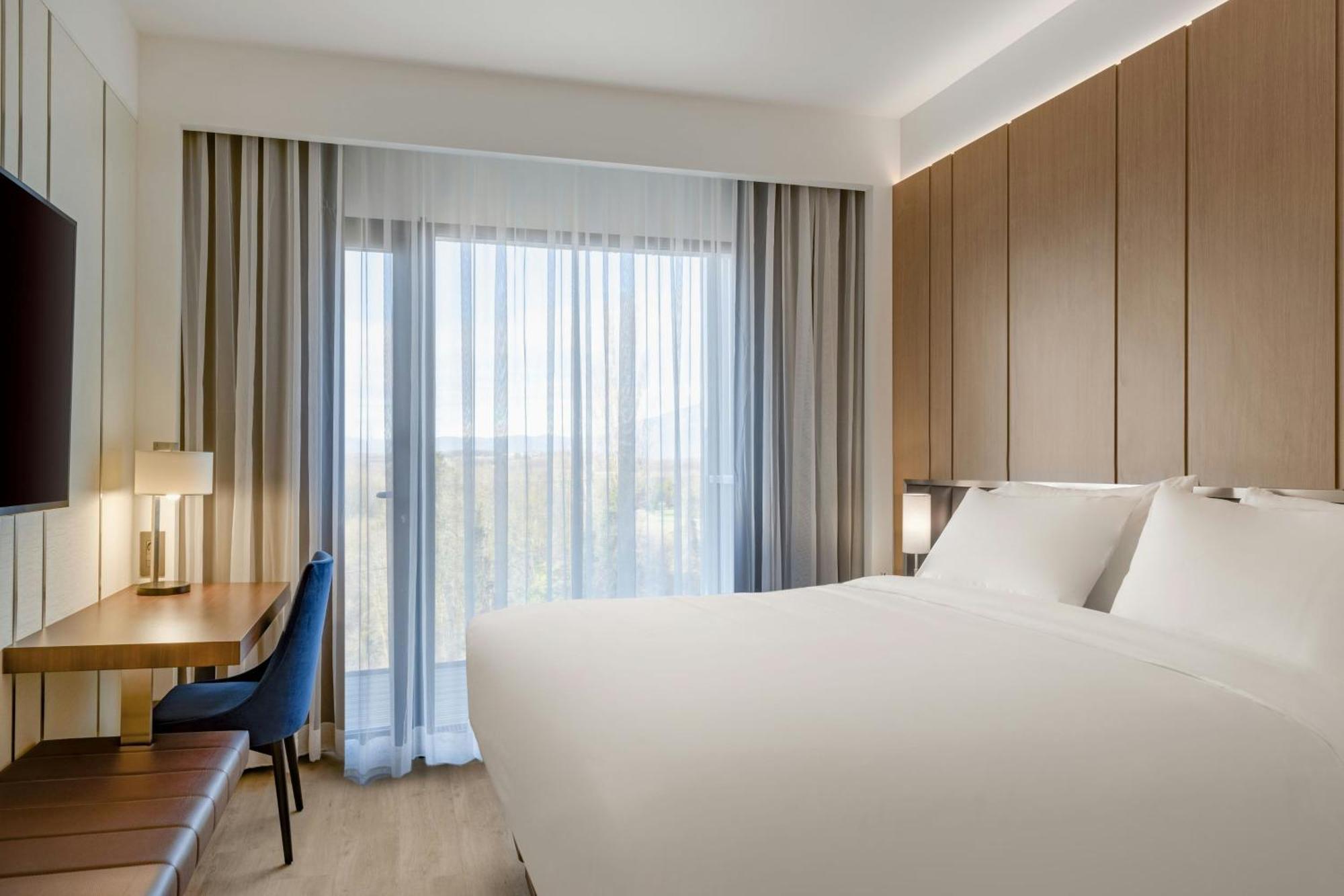 Ac Hotel By Marriott سا جوليا أو جين المظهر الخارجي الصورة